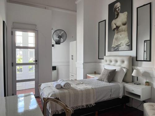 Single Room with Shared Bathroom room in La Casa de Lola BA