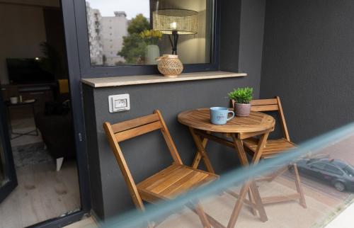 Balkon/terasa, 'Just like home' Apartment - with Private Parking Place in Micro 17