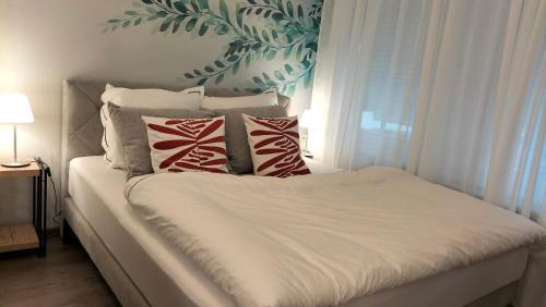 City Center 4 people King Bed, near Switzerland, G'ermany, Near Airport, Free Parking