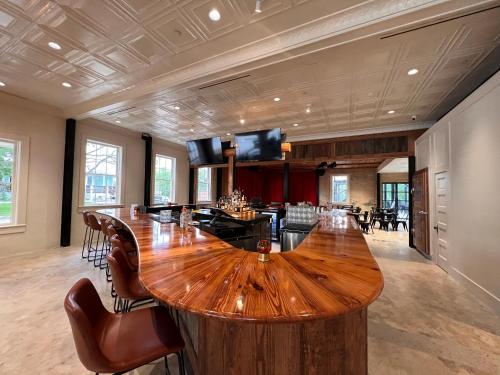 Western 1924 Luxury Lofts in Martindale, USA