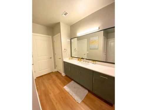 Ft Worth 1BR Luxury Retreat