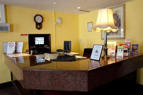 Rose Court Hotel - image 5