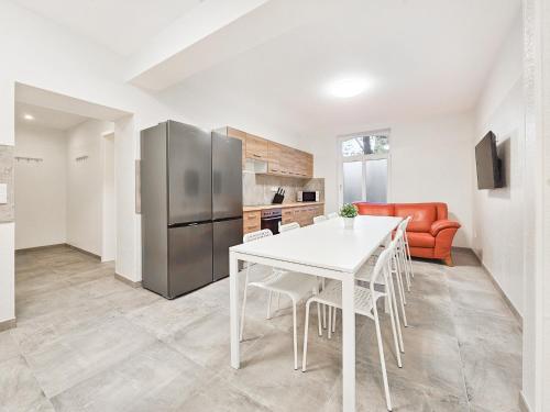 Tolstov Apartments - 3 , 4 and 5 Room Apartments - 20 Min zur Messe DUS in Willich, Deutschland