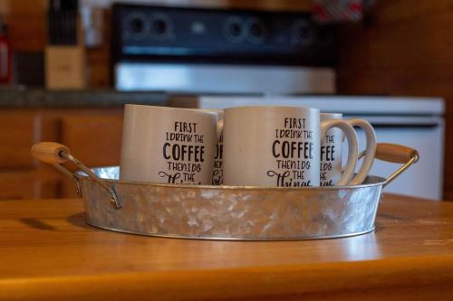 5min to NOC, 10min to Bryson City, horseback riding, train, hiking, fishing, rafting nearby! in Bryson City, USA