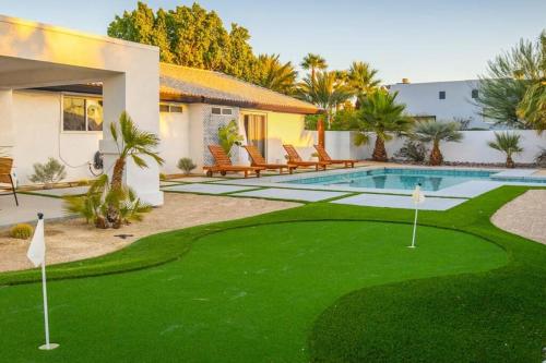 Resort style Villa w/ views, pool, spa and golf in Palm Springs, USA
