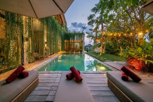 Villa with Private Pool image 3