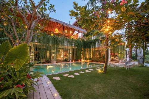 Villa with Private Pool image 4