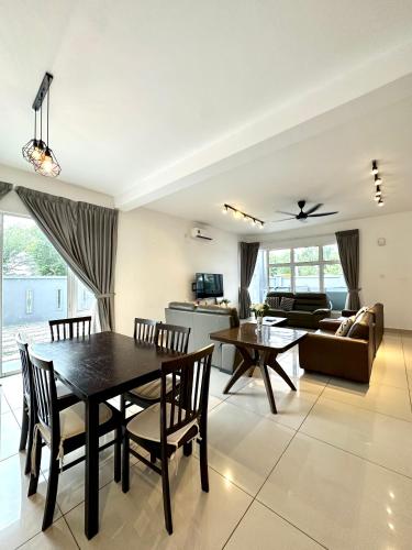 Hom Villa 5rm 12-22px Wifi/Netflix/BBQ/SteamBoat in Desaru