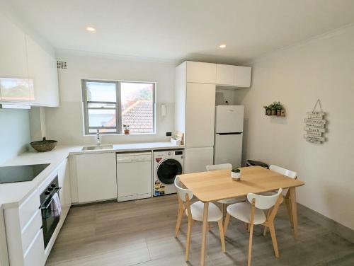 Lotus Stay Manly - Apartment 29E - image 3