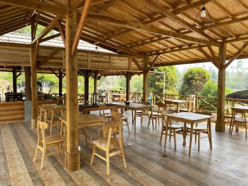 Restaurant, Shine River in Ciwidey