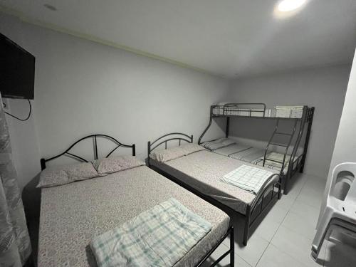 2 double beds, 1 bunk bed, 1 sofa bed