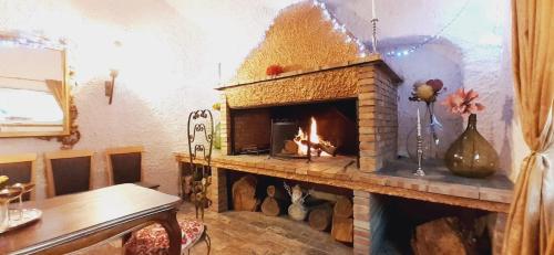 DIMORA IL CAMALEONTE country apartments with pool gîte à louer Poggio Martino