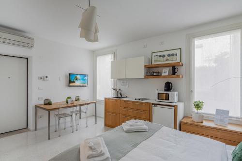  Hospital Giustinianeo & University - Cozy Studio! in Padua