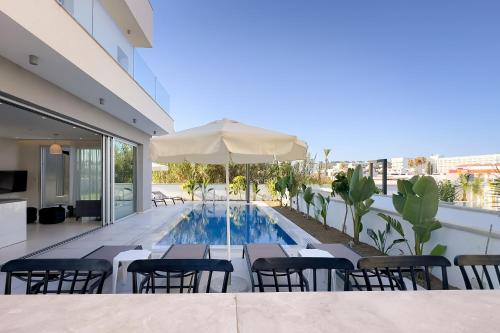 City Napa Seaview Villas - Villa 8 2