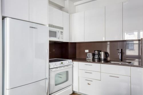 UWS 1BR w Doorman Elevator Gym nr Central Park NYC-679 in New York, USA
