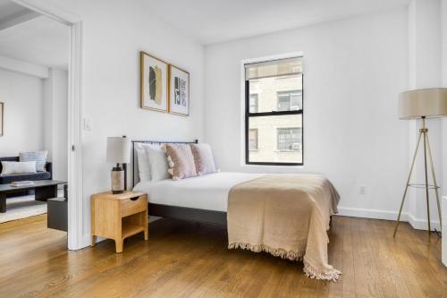 UWS 1BR w Doorman Elevator Gym nr Central Park NYC-679 in New York, USA
