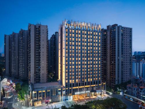 . Atour Hotel Meizhou West Station R&F Center