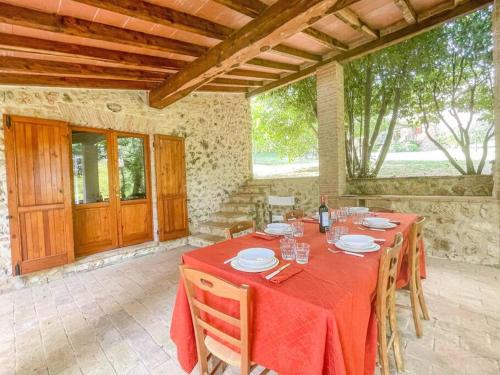 Umbrian country house with pool