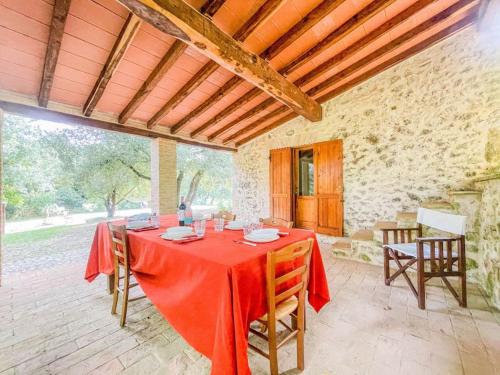 Umbrian country house with pool