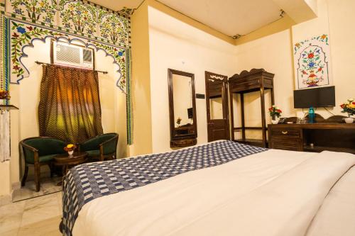 room detail thumbnail 1