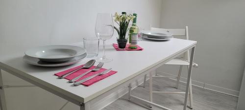 Berg Messe DG 1Zi, K,D,B Parkplatz, W-Lan, Homeoffice in Bergisch Gladbach