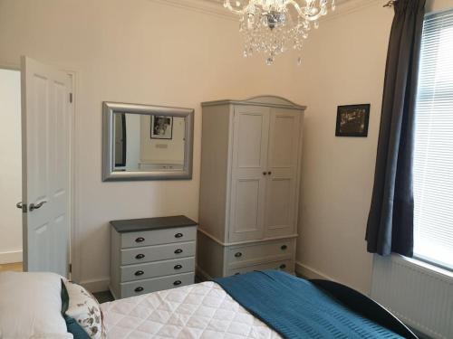 Stylish ground floor 2 bedroomed apartment.