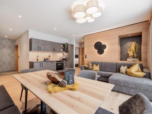 3 bedrooms, 5 beds