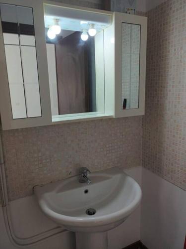 Certosa District Apartment, Milan (photo 10)