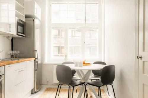Downtown Light-Filled Retreat in Ullanlinna