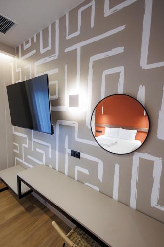 Suite with City View image 10