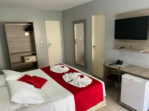 1 double bed, 2 twin beds
