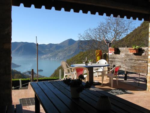 Apartment with Lake View