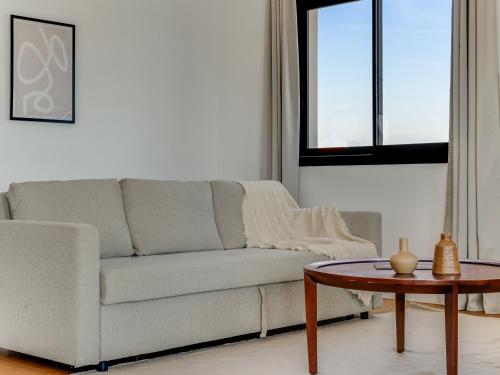 Sanders Cruise - Modern 1 bdr apt wbalcony