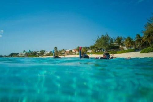 SUITE 4, BLUE PAVILION - Steps to BEACH in Beauport (QC)