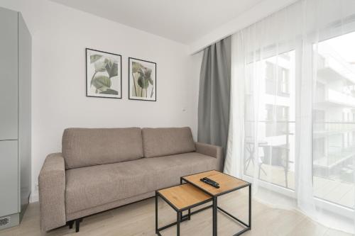 Tasteful Beige Apartment with Parking by Noclegi Renters - image 4