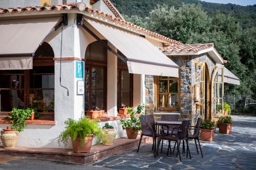 A szálláshely kívülről, Hostal Montserrat in Montseny