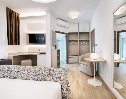 Hotel Riviera - image 7