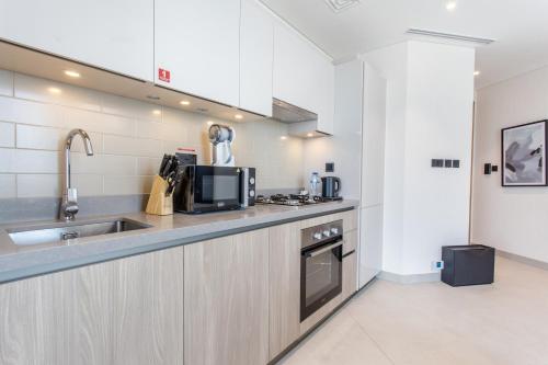STAY BY LATINEM Luxury 2BR Holiday Home W1504 near Burj Khalifa, Dubái (foto 7)