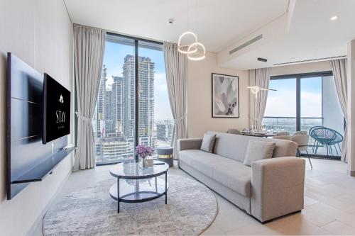STAY BY LATINEM Luxury 2BR Holiday Home W1504 near Burj Khalifa, Dubái (foto 3)