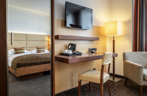 Double Room image 6
