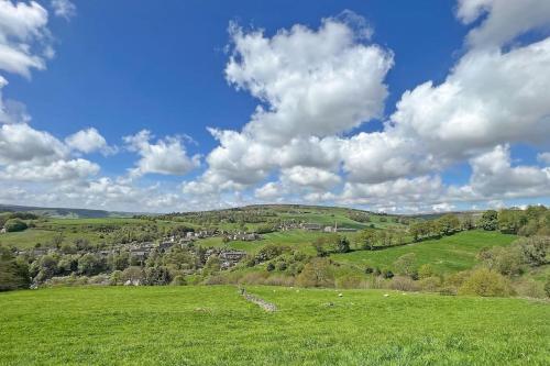 Apple Cottage: 19th Century Charm in Calder Valley