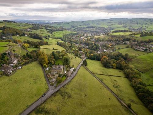 Apple Cottage: 19th Century Charm in Calder Valley