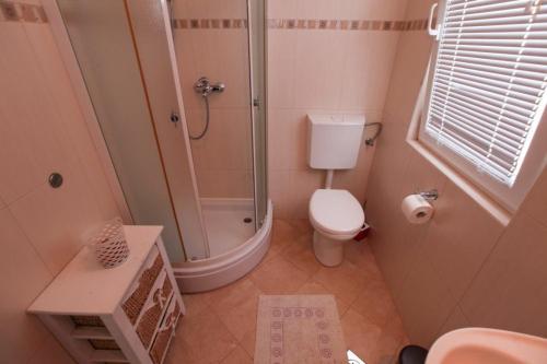One-Bedroom Apartment image 2