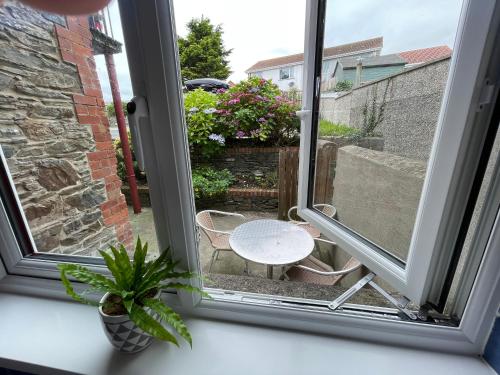 Lovely apartment overlooking the harbour and bay in Ardglass