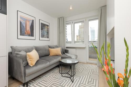 Heart of Warsaw Apartment Metro Świętokrzyska by Noclegi Renters, Varsovie