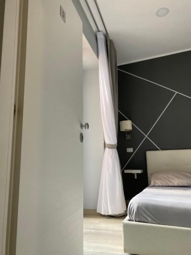 Re Carlo Rooms - image 3