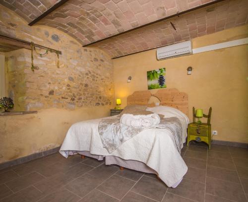Gîte avec jacuzzi privatif dans un mas provençal (Gite avec jacuzzi privatif dans un mas provencal) in Allegre-les-Fumades