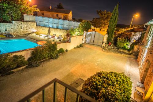 Gîte avec jacuzzi privatif dans un mas provençal