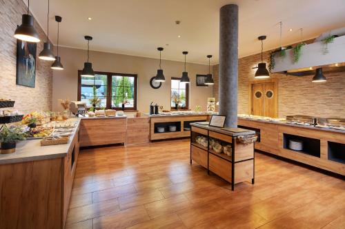 餐廳, Hotel Beskidzki Raj Medical SPA in 斯特里沙華