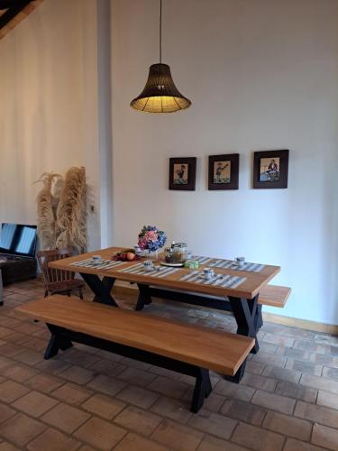 Casa colonial a metros del arroyo Piribebuy in Piribebuy